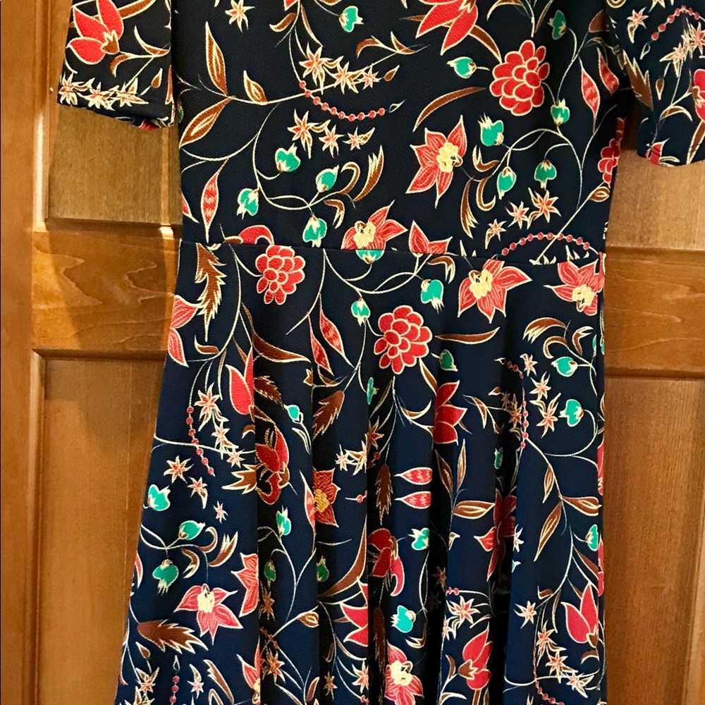 LuLaRoe Amelia Size Large - Soft & Stretchy
